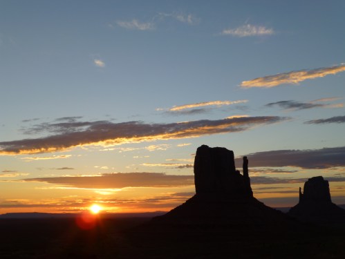 Monument valley, left mitten, sunrise